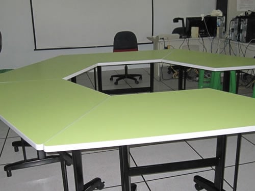 705FSM 梯形會議桌、討論桌(圓管腳加輪子+抽屜)